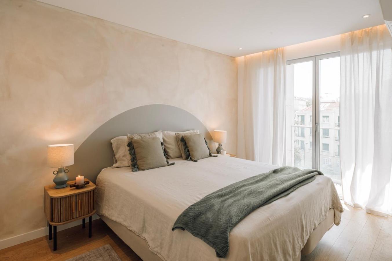 Pescaia - 2 Bedrooms And 2 Balconies In Alvalade